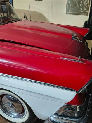 FORD FAIRLANE V8 GASOLINA 4P MANUAL